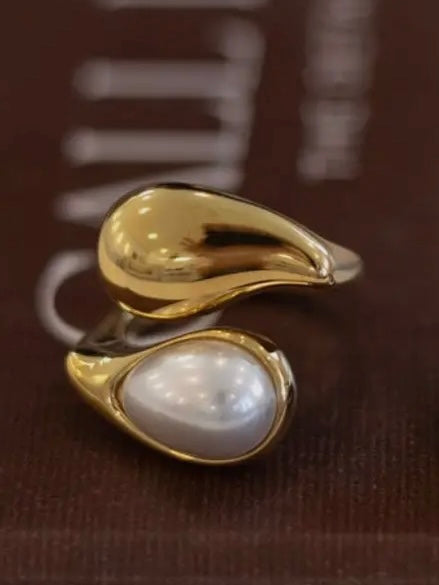 Ava Ring