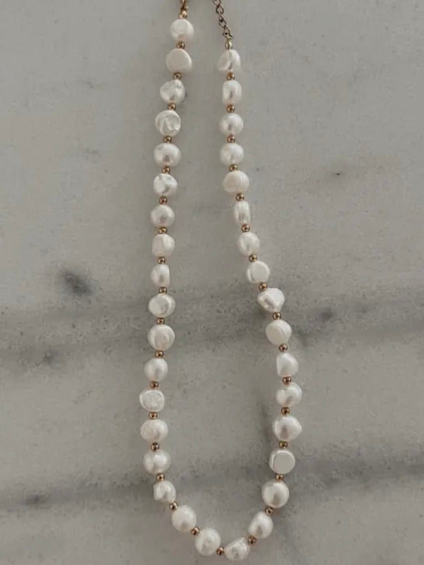 Glam Pearl Necklace