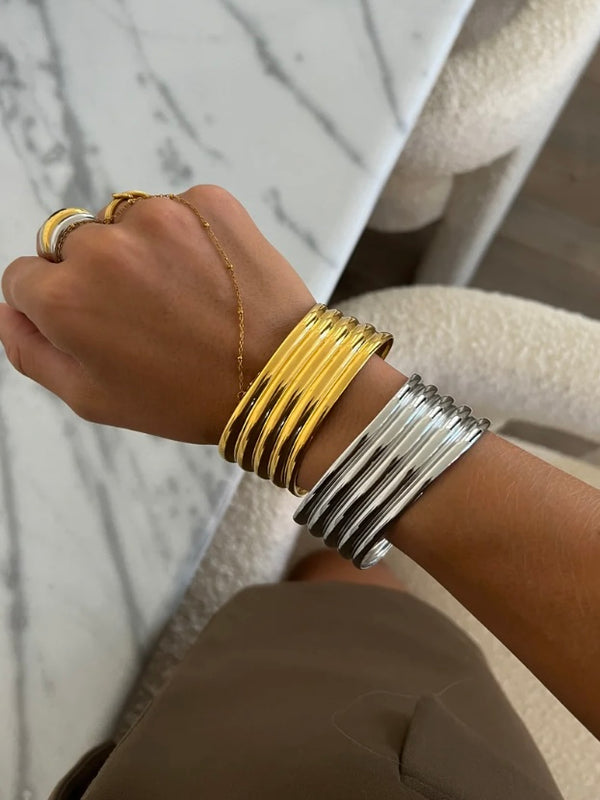 The Bella Bangle