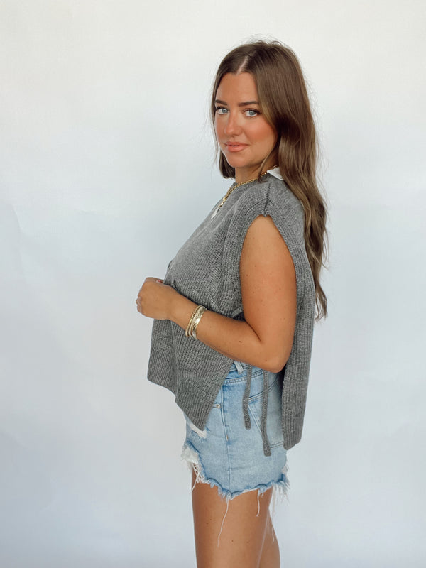 Sleeveless Tie Sweater |GREY